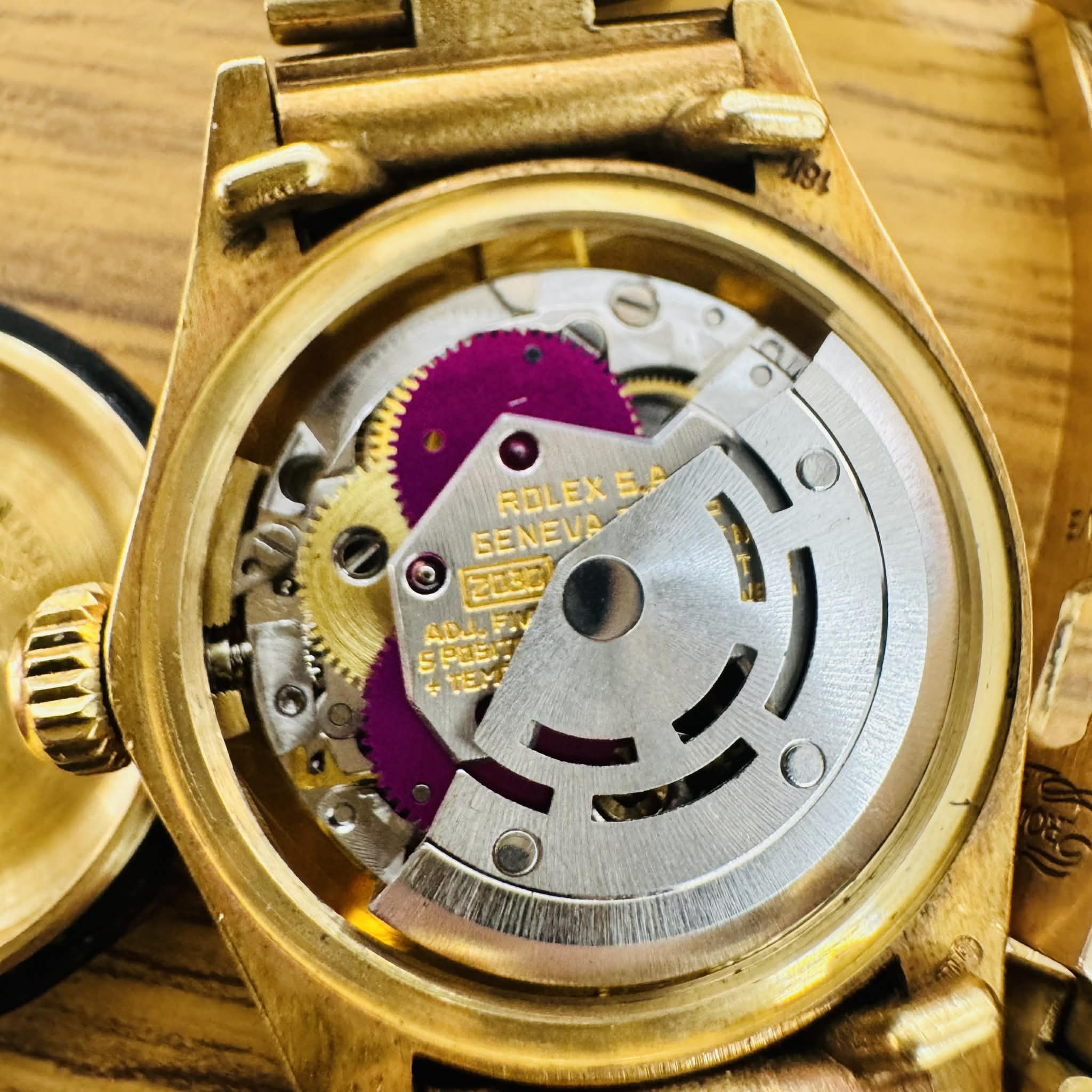 勞力士-2030機芯-真品鑑定：強調紅輪機芯專業度